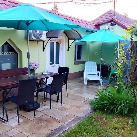 Hostel Pascalis Alesd Esterno foto