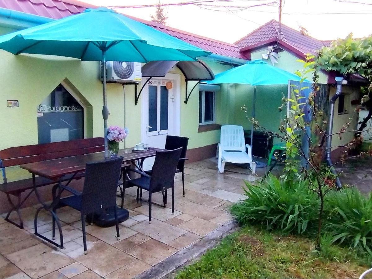Hostel Pascalis Alesd Esterno foto